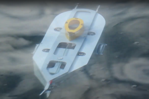 DIY RC Modell U-Boot 'SubMarine' fährt getaucht einen ruhigen Kurs