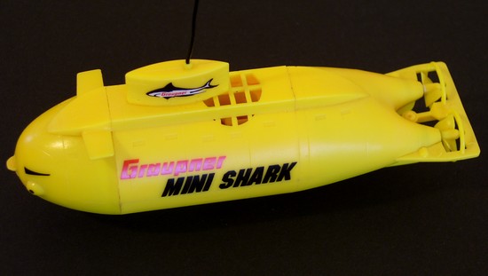 Der Mini-Shark von Graupner taucht mithilfe eines senkrechten Antriebs 